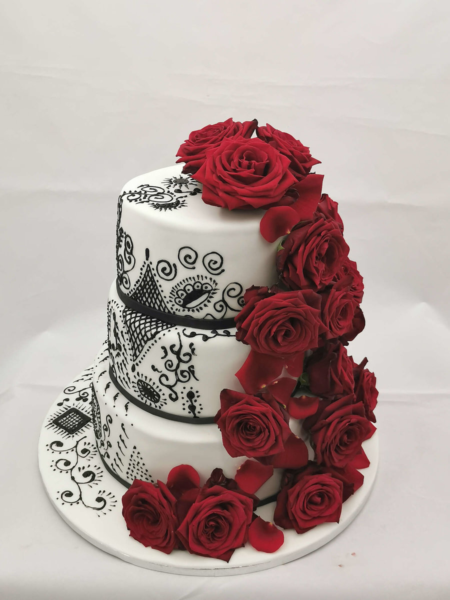 Gothic Stil Hochzeitstorte PETIT DESSERTS